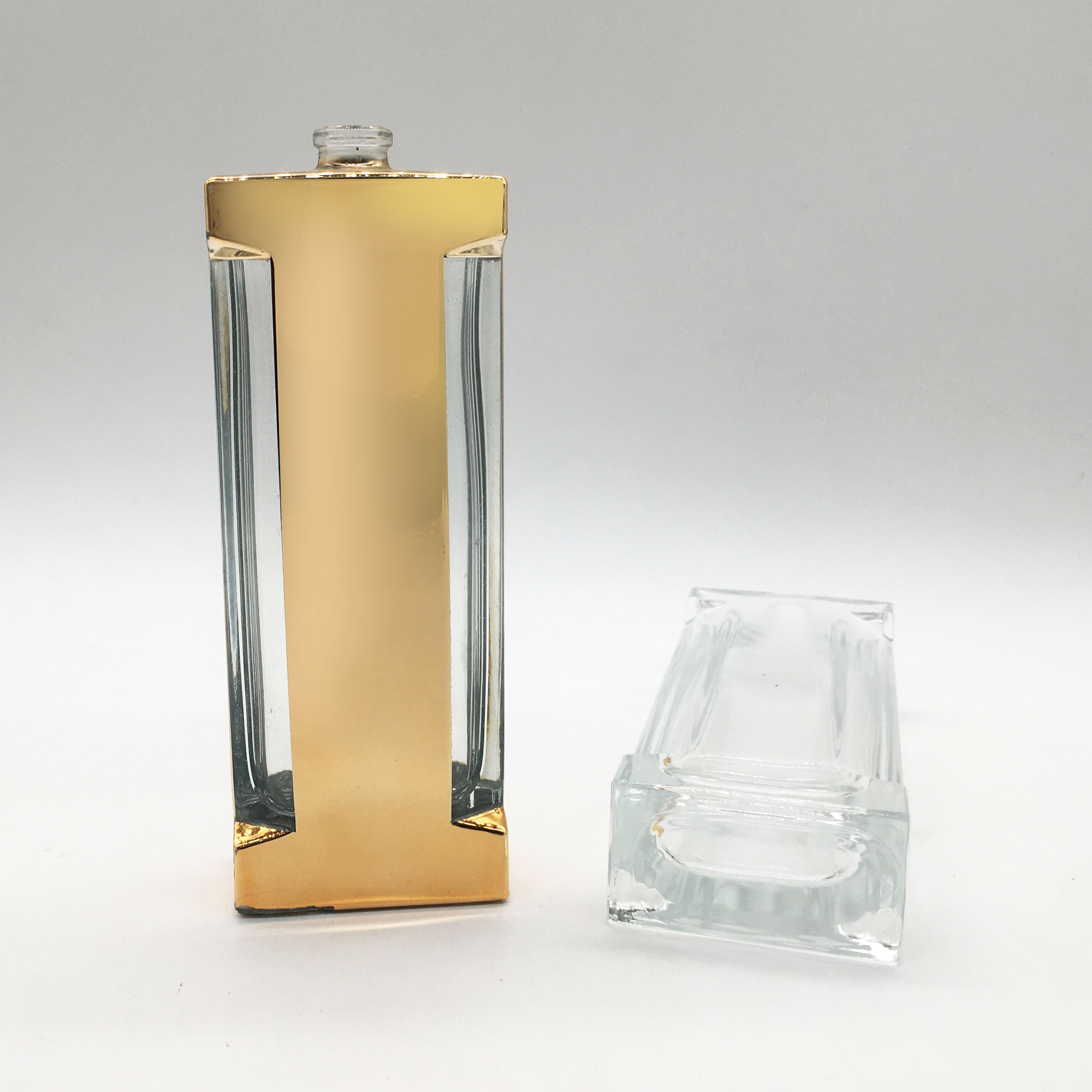 GLASS BOTTLE